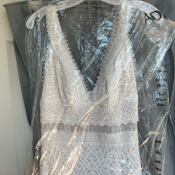 Tadashi Shoji Adrenna Long Set Bridal Wedding Dress NWT 2 - Picture 6 of 10